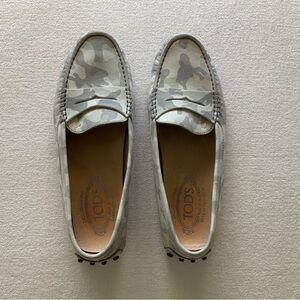 Tod’s Gommini Mocassino Driving Shoe White/Grey Camo Size 38 US 7.5